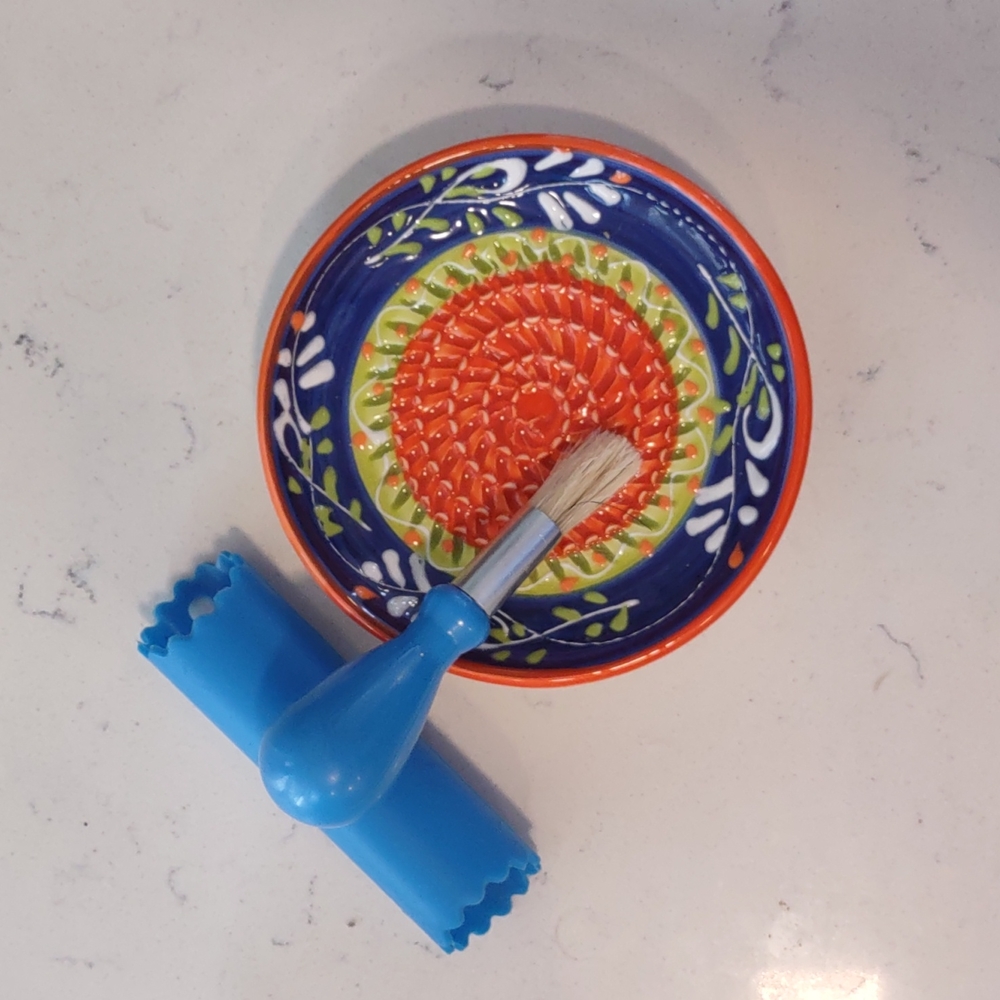 New garlic grater / olive oil dish set